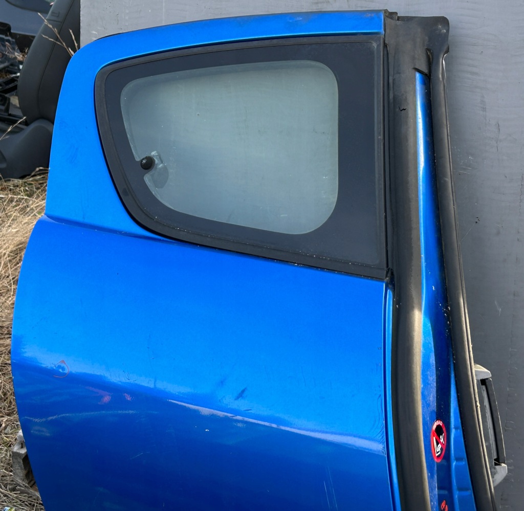 Дверь правое  задняя задняя mazda rx8 коплектная Доставка