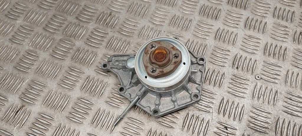 фото №5, Audi a6 s6 c7 4g 06e121018 насоса wody