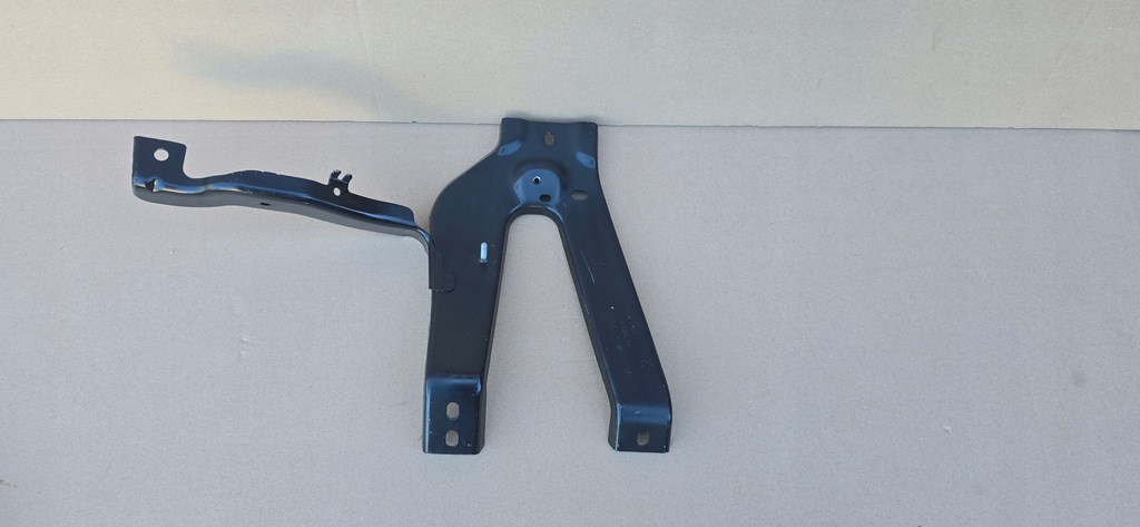 фото №1, Skoda enyaq правый кронштейн кронштейн поперечина