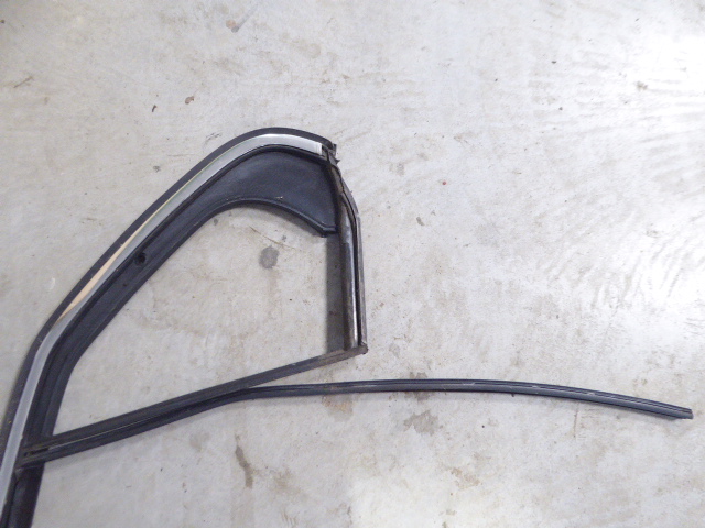 фото №4, Jetta v рамка дверь задняя левая