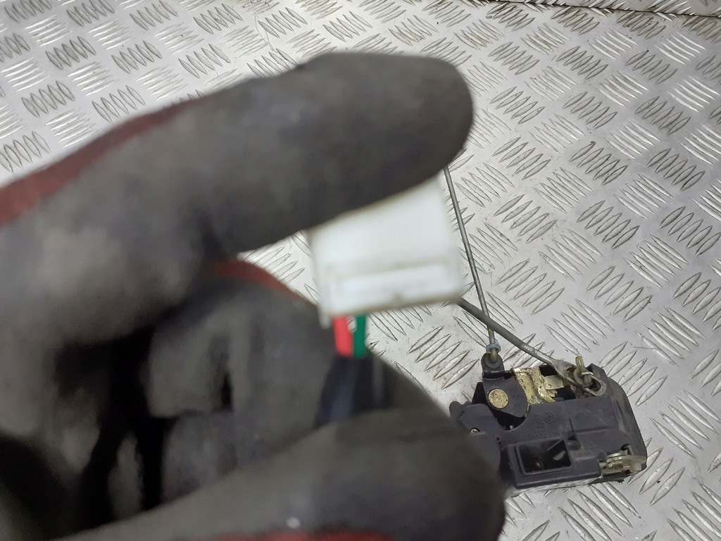 фото №4, Замок двері правий перед mazda xedos 6 2pin