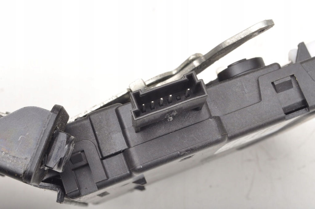 фото №7, Maserati levante sq4 замок багажника кришки 19r 06701090450