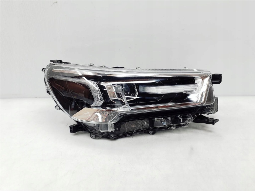 фото №1, Toyota hilux 8 viii lift 19r+ правая лампа перед full led ory eu !!!
