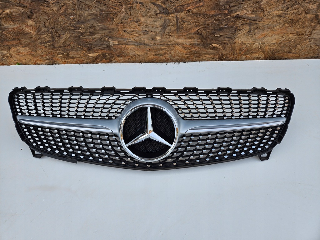 фото №1, Mercedes w176 lift решётка радиатора решётка радиатора бампера перед