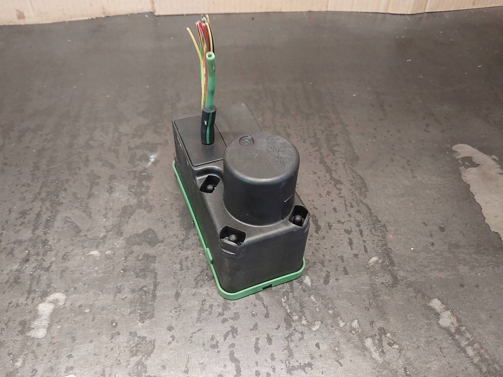 фото №9, Помпа центрального замка hella volkswagen passat b4 3a0962257