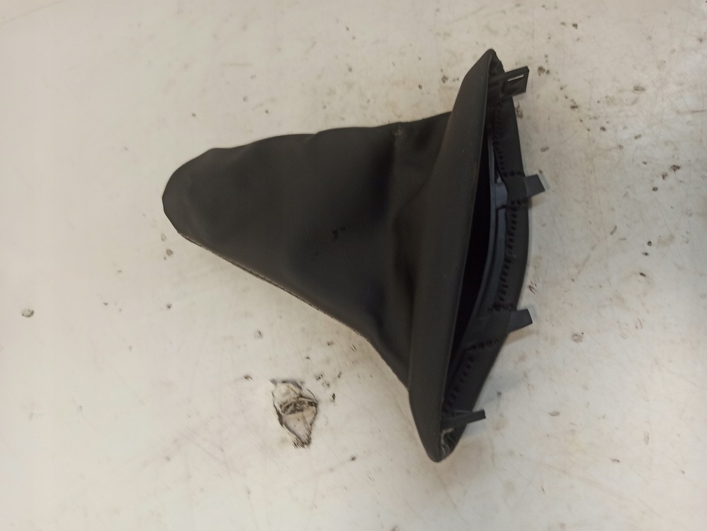 фото №14, Volvo v40 ii чехол тормоза ручного