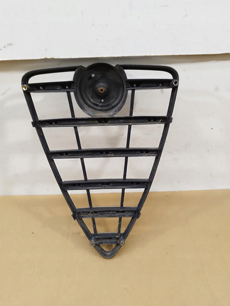 Решётка радиатора решётка радиатора бампера передний alfa romeo mito 156078532 с Разборки