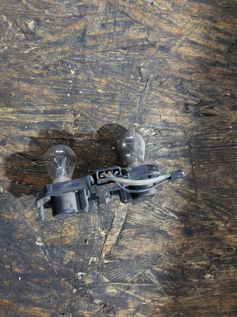 Купити Вкладиш лампи правої правий задній vw passat b4 універсал 3a5945259