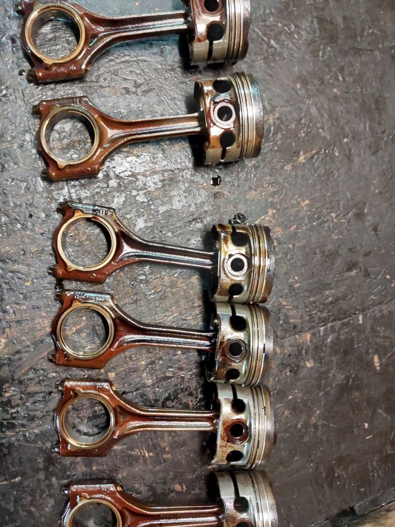 Поршень з шатун bmw 5 e39 520i m52b20tu 206s4 Київ