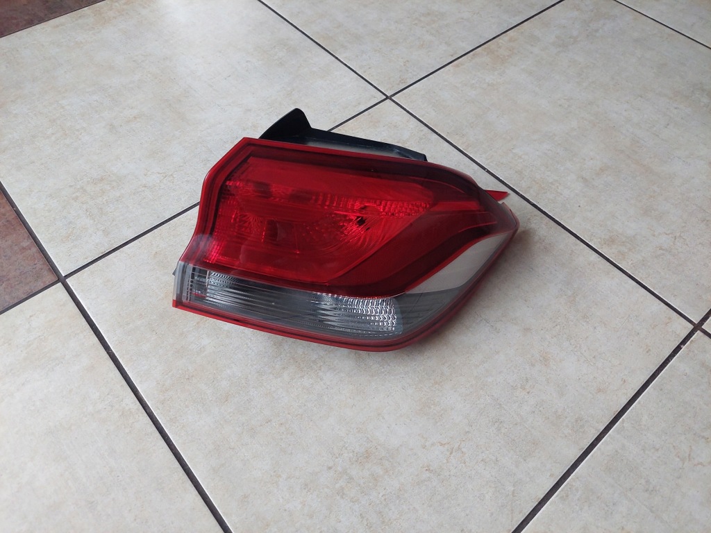 фото №1, Лампа - правый задняя --- hyundai i30 iii - hb - 2017