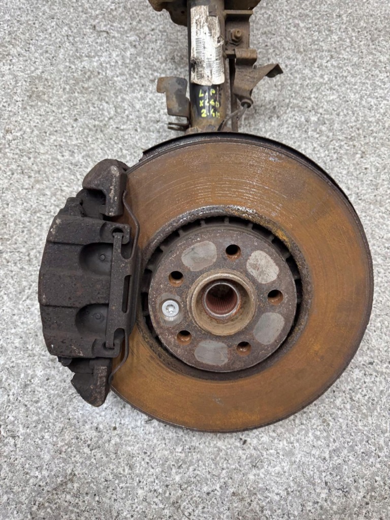 Амортизационная стойка поворотный кулак левое  перед volvo xc60 1 2008-2017 31277626 2.4 2.0 с Разборки