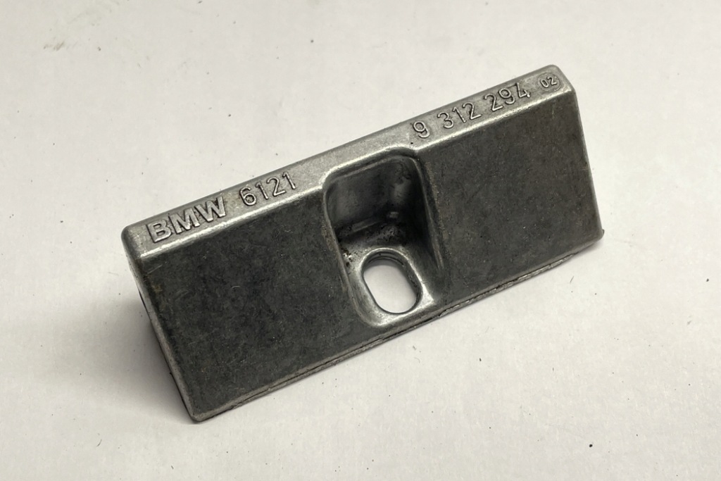 Держатель аккумулятор bmw x1 f48 9312294 2.0l дизель 140kw 2017 Киев