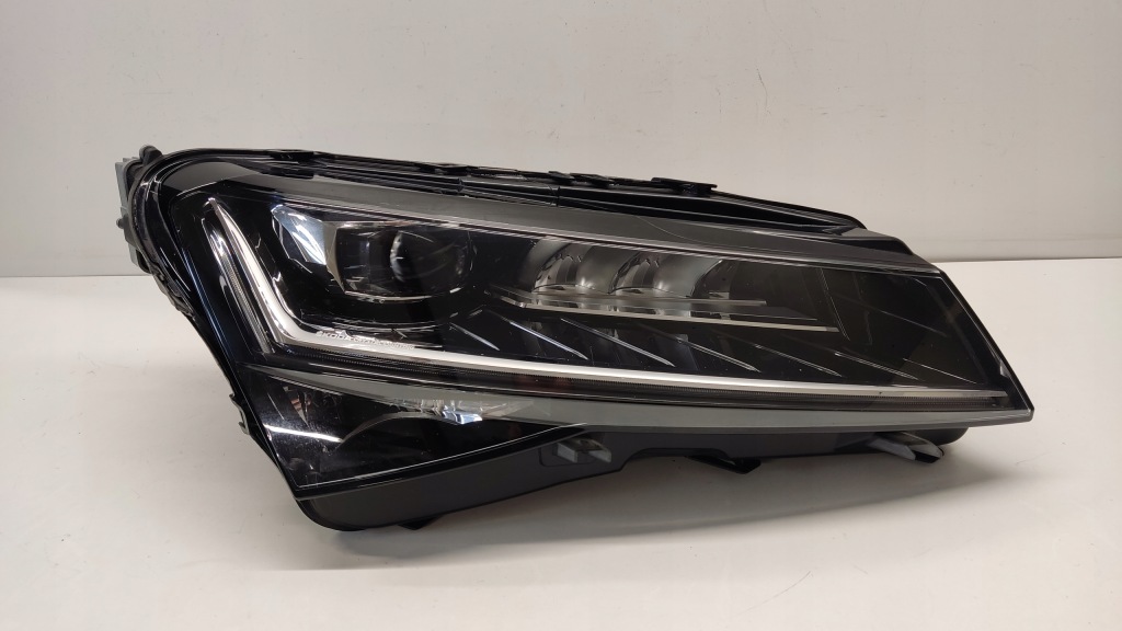 фото №1, Skoda superb iii lift 3v1 full led правий лампа