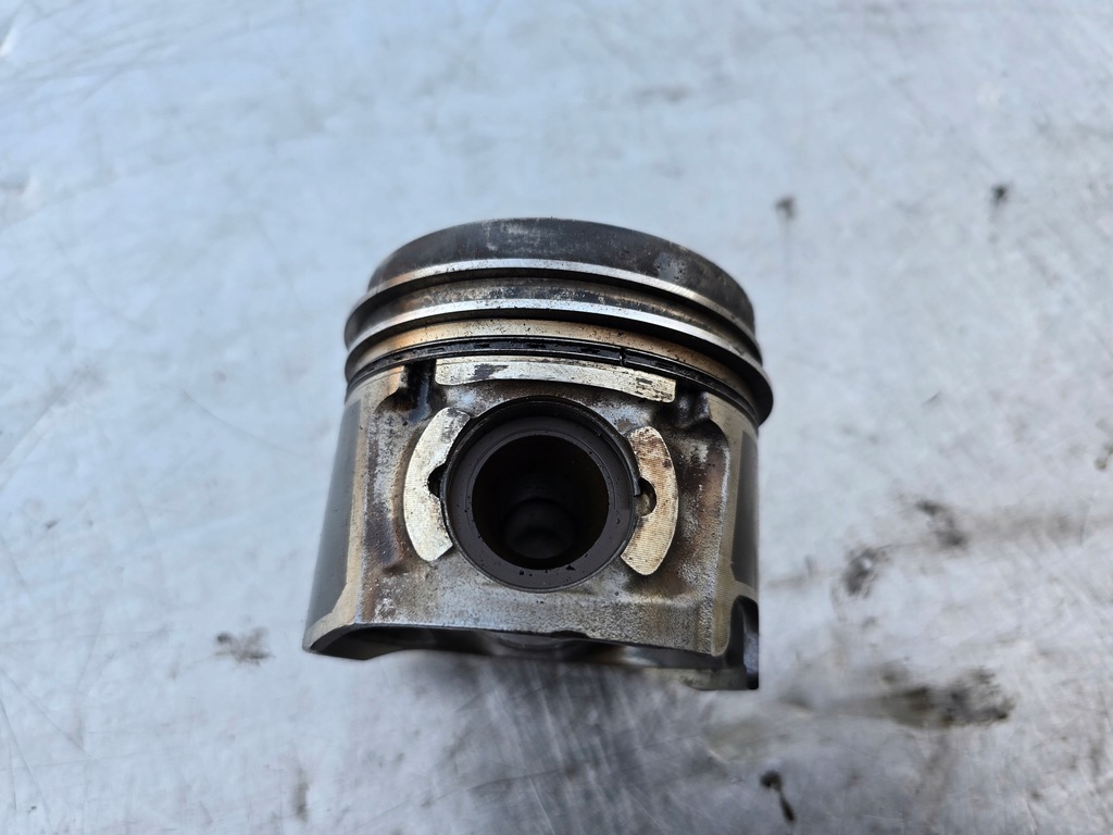 фото №1, Поршень hyundai i40 ix35 kia ceed sportage 1.7 crdi d4fd pc37