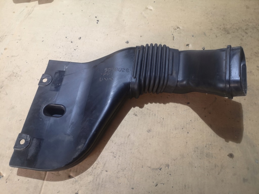 фото №1, Воздухозаборник воздуха mitsubishi outlander iii 1505b028