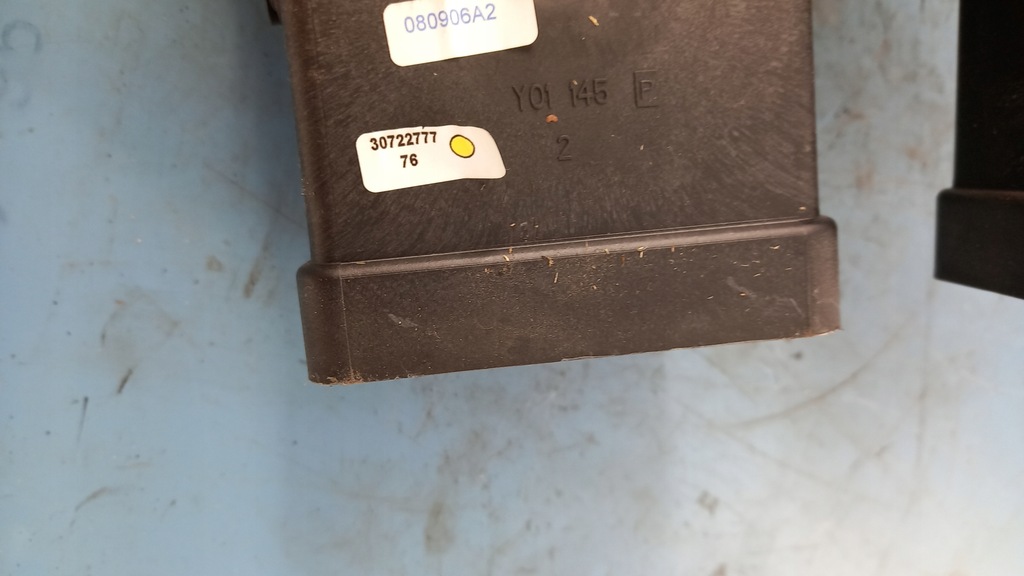 фото №5, Ґрати обдув volvo s40 v50 30722777