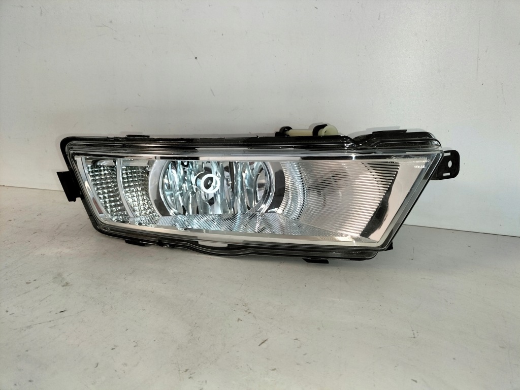 фото №2, Противотуманная фара лампа правый skoda rapid 12-17