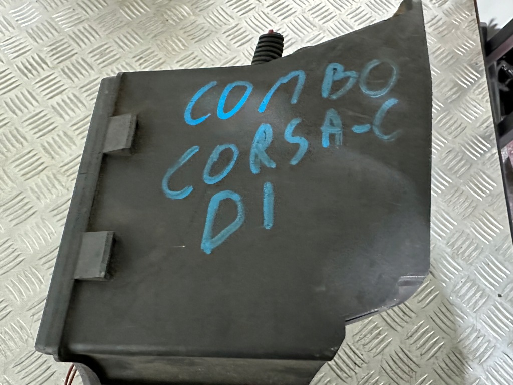 фото №9, Opel combo c corsa c коробка запобіжників 13109962