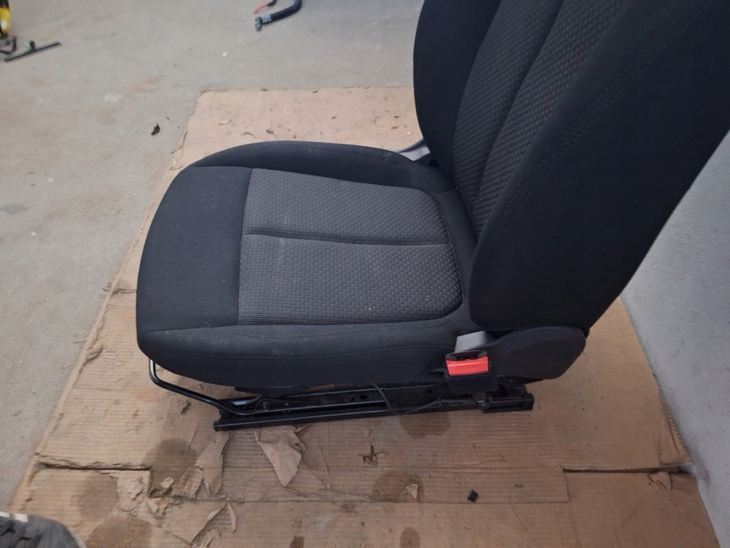 Bmw x1 f48 сидіння пасажира європа з підігрівом в Україні