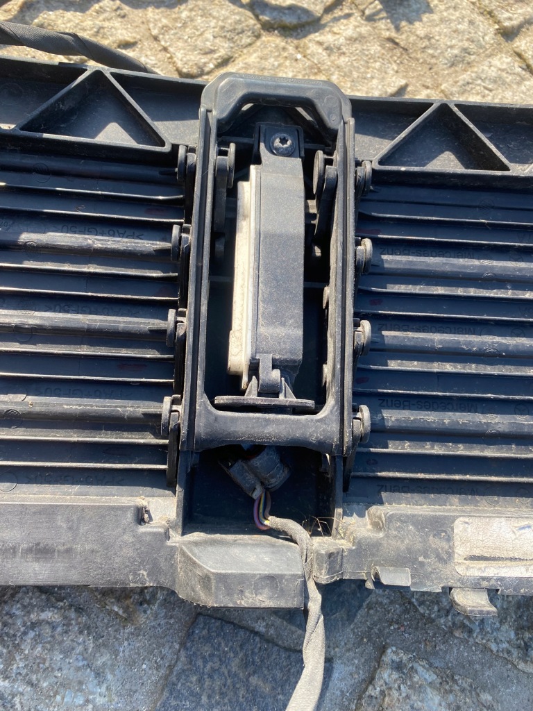 Mercedes 247 b klasa gla шторка жалюзі повітропровід 2478854600 оригінал в Україні