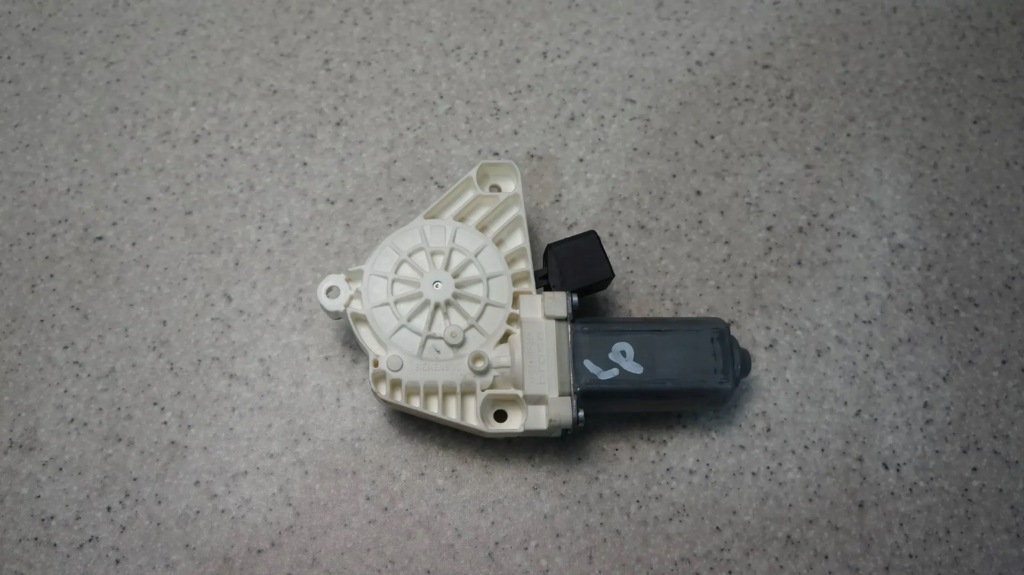 фото №1, Моторчик скло лівий перед a2078200542 mercedes slk w172 r172