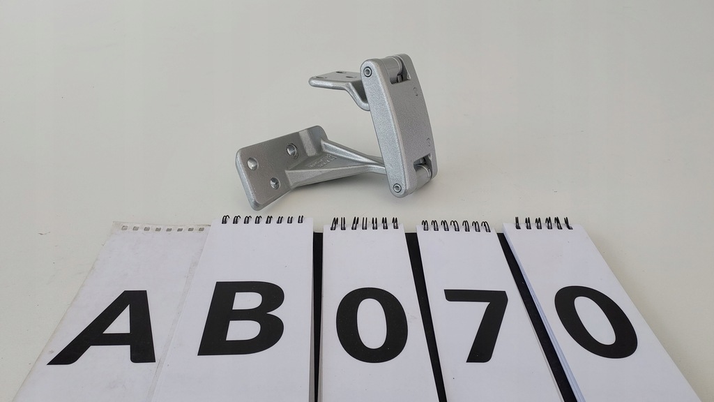 фото №1, Mercedes vito w639 петля задняя правый новый