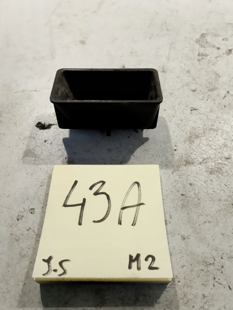 Купити Bmw e39 8159600 попільничка задній двері