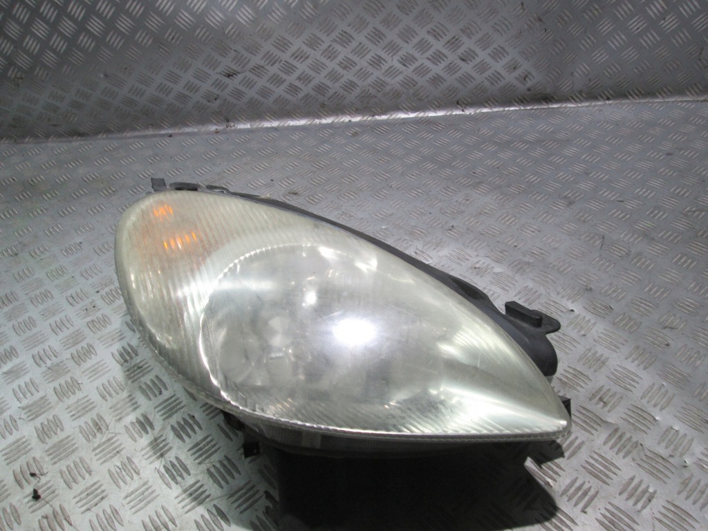 фото №1, Лампа правый правая перед xsara picasso i 02'