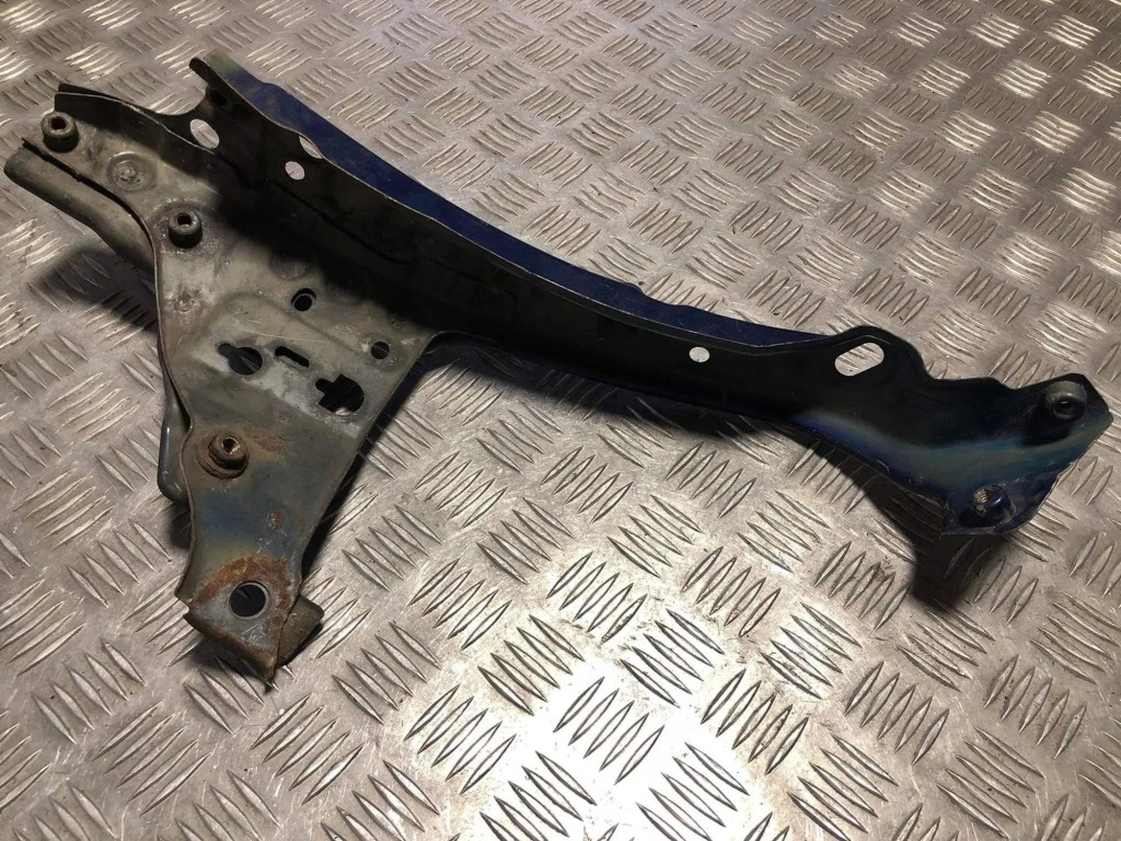 Направляющая передней правой лампы opel astra h estate l35 13237139 1.7l Киев