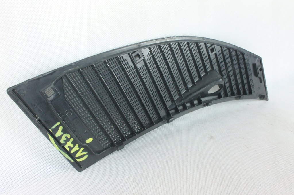 фото №7, Жабо пластиковый левая решётка mercedes w123 оригинал