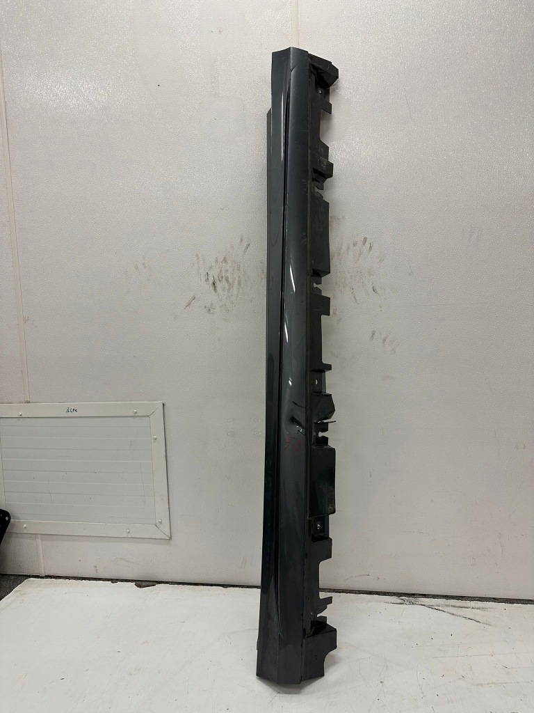 Купити Mercedes gle amg молдинг поріг права