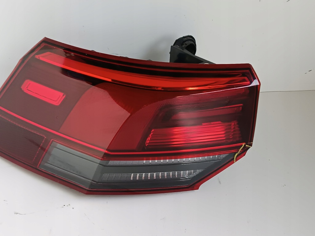 фото №1, Vw golf 8 viii лампа левая левый задняя 5h0945095c