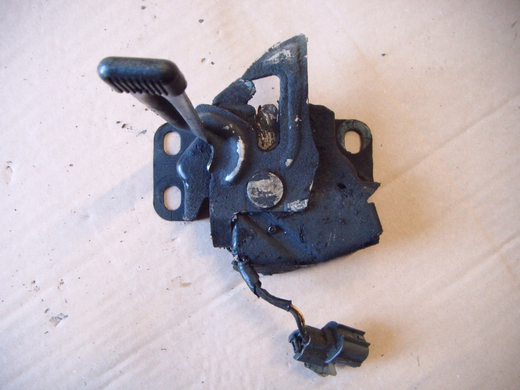 фото №1, Civic vii sedan 04-06 замок капот