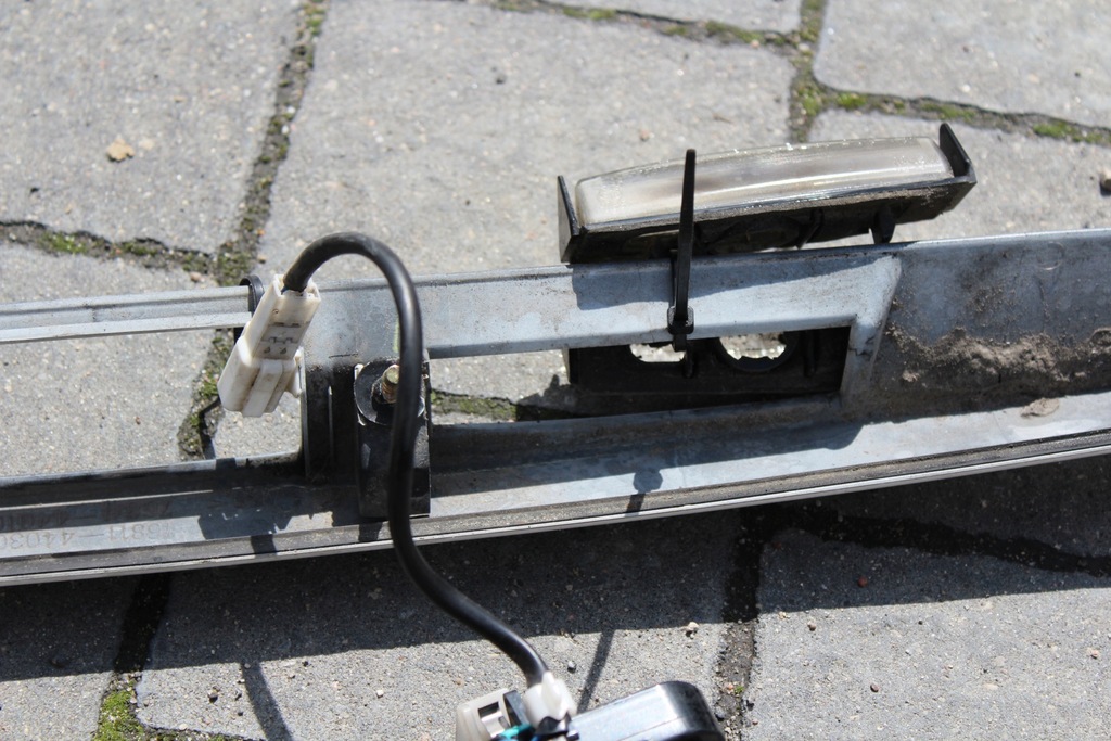 фото №12, Avensis verso молдинг накладка освещение номерного знака rej освещение контактор