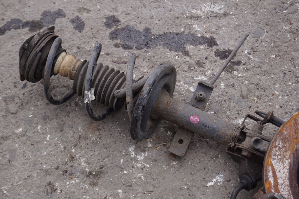 фото №4, Поворотный кулак левый перед renault clio iv 0.9 tce