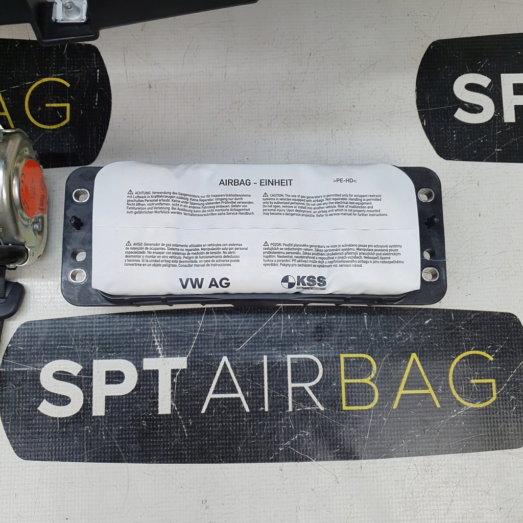 фото №8, Audi e-tron приборная панель консоль подушки безопасности ремни подушка безопасности audi e tron