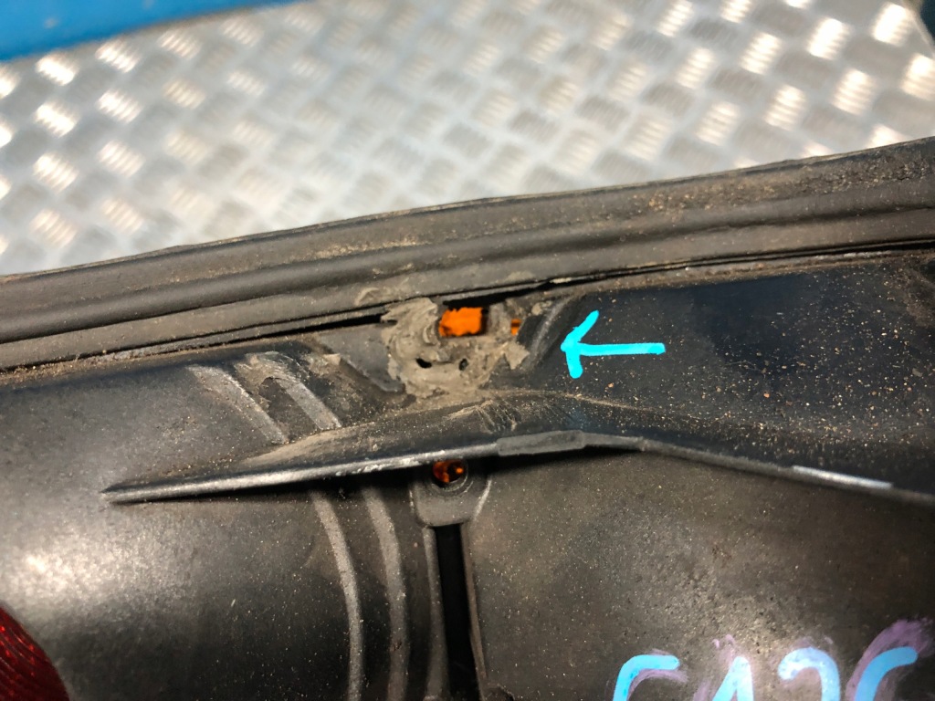 Mercedes w126 купе sec 500 лампа левый задний  левая задняя Оригинал