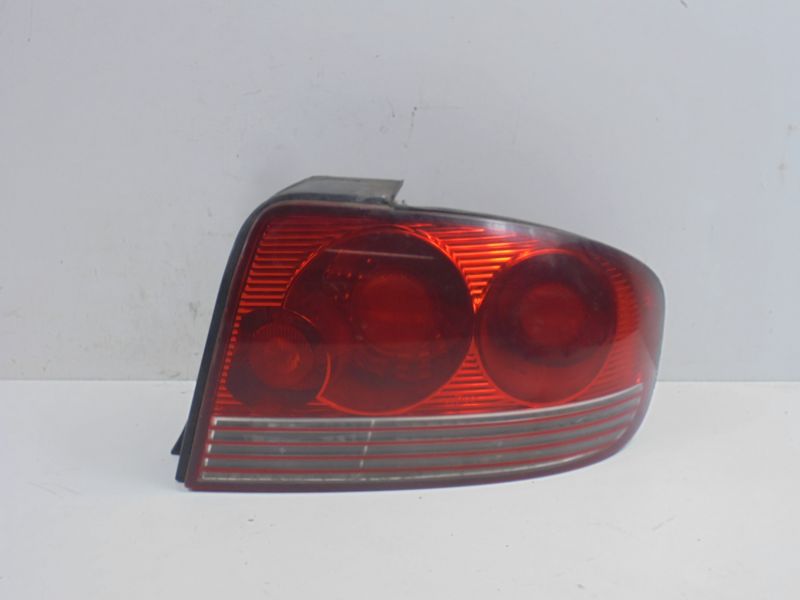 фото №8, Hyundai sonata iv ef лампа задняя правая lift sedan 92402-3d0 + вкладыш ламповый