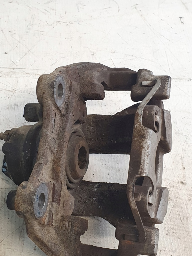 фото №9, Mercedes w211 суппорт тормозной правый задняя 2.7 cdi