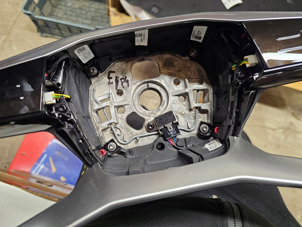 фото №13, Audi q4 e-tron повітропровід шкіряний пелюстки перемикання 89a419091l