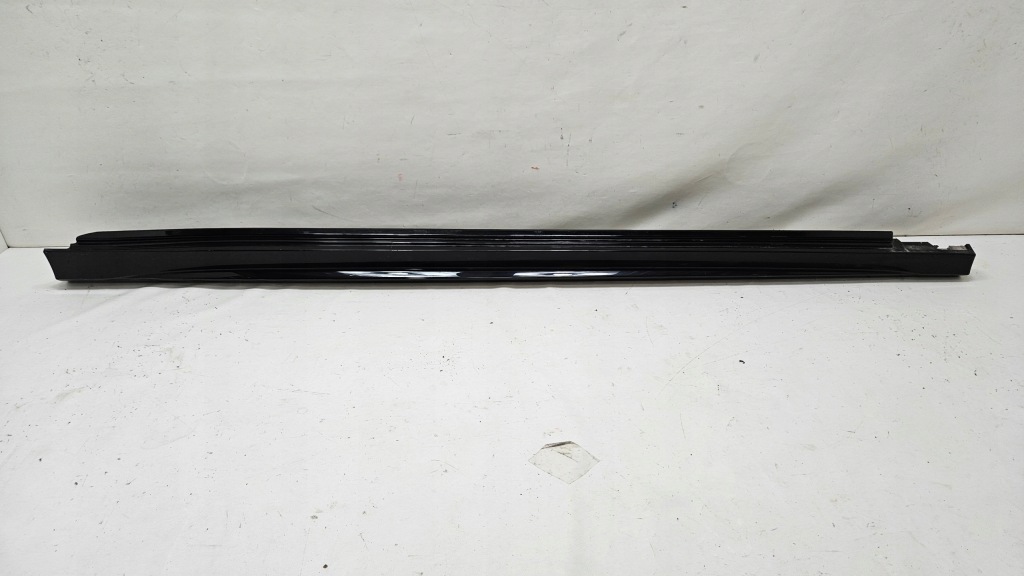 фото №1, Молдинг поріг поріг правий mercedes a-klasa w177 amg a1776904601