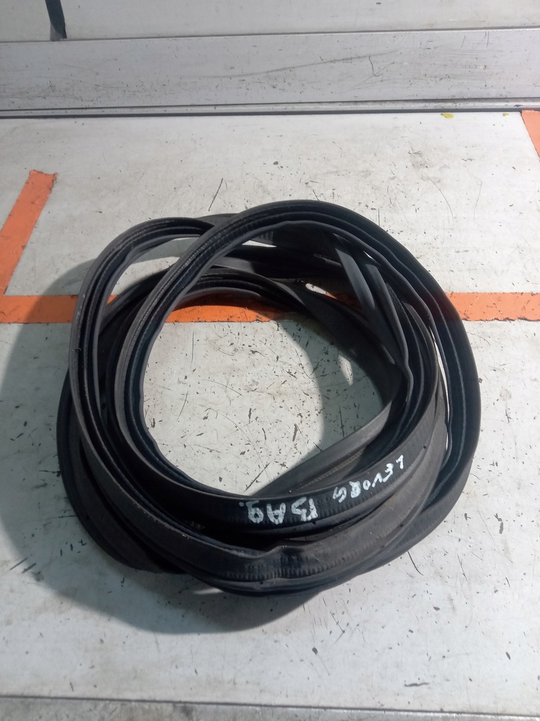 фото №1, Subaru levorg прокладка крышки багажника