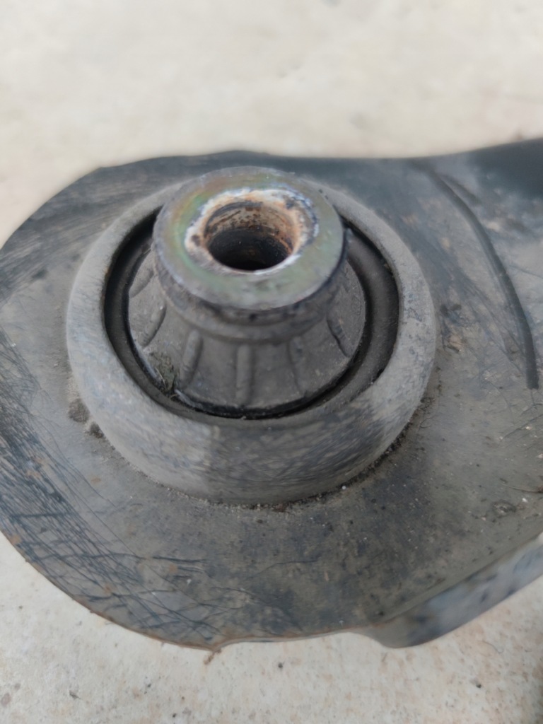 фото №4, Megane ii рычаг правый перед