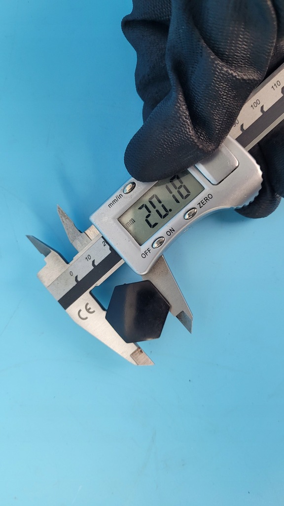 фото №10, Opel crossland corsa накладки заглушки na болты kół 39126920 комплект 16szt