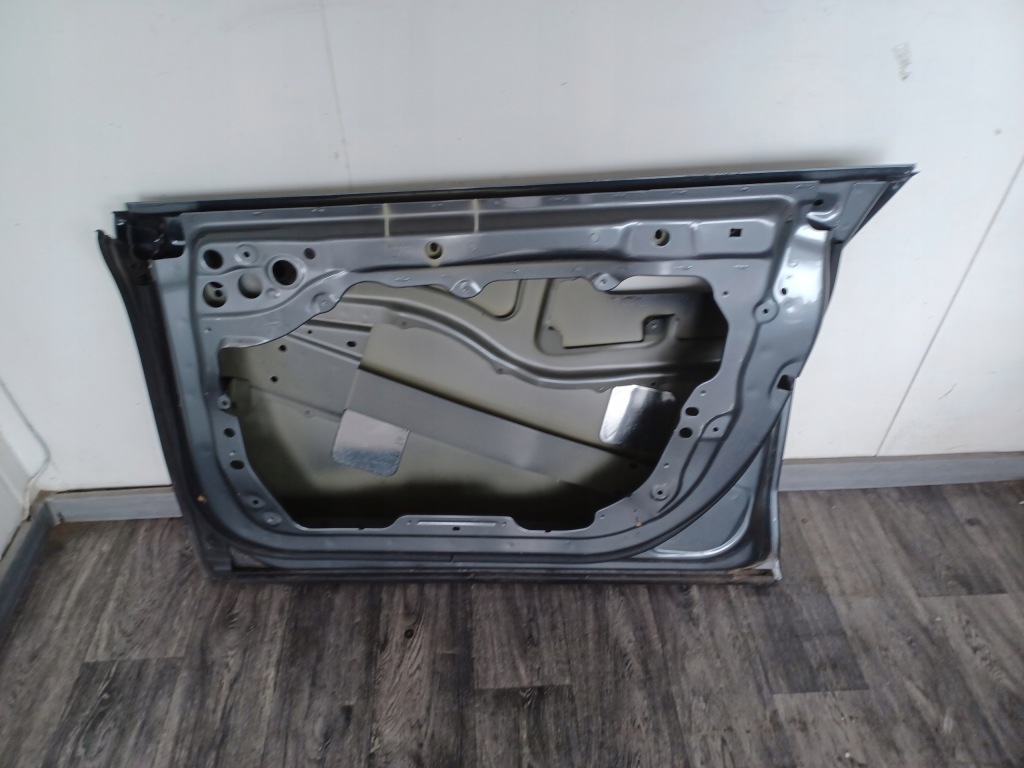 Двері ---- mercedes eqe w295 295 --- передні праве ---- Оригінал