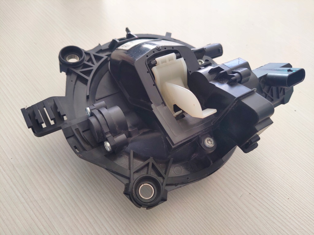 Mercedes glc 253 cls 238 ручка ручка кронштейн кришки багажника a-0997503300 в Україні