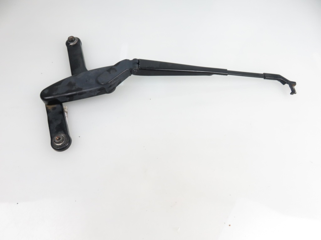 Купить Рычаг дворники правое mercedes c215