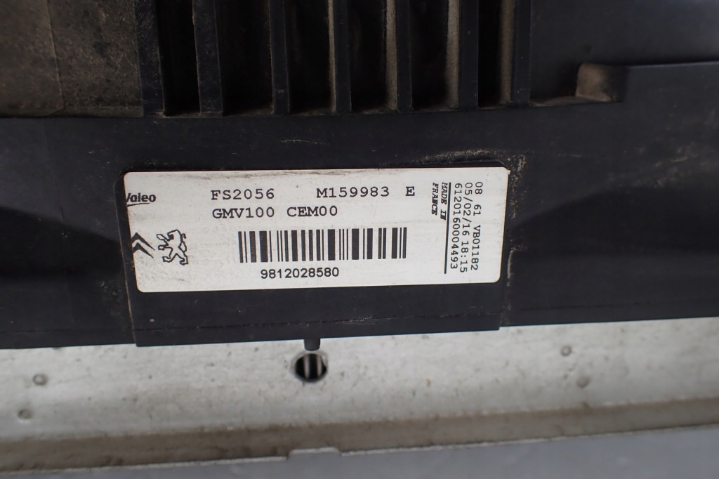 Вентилятор + радиатор воды peugeot 208 рестайлинг  1,2 vti 2018 r 3d 9812028580 Доставка