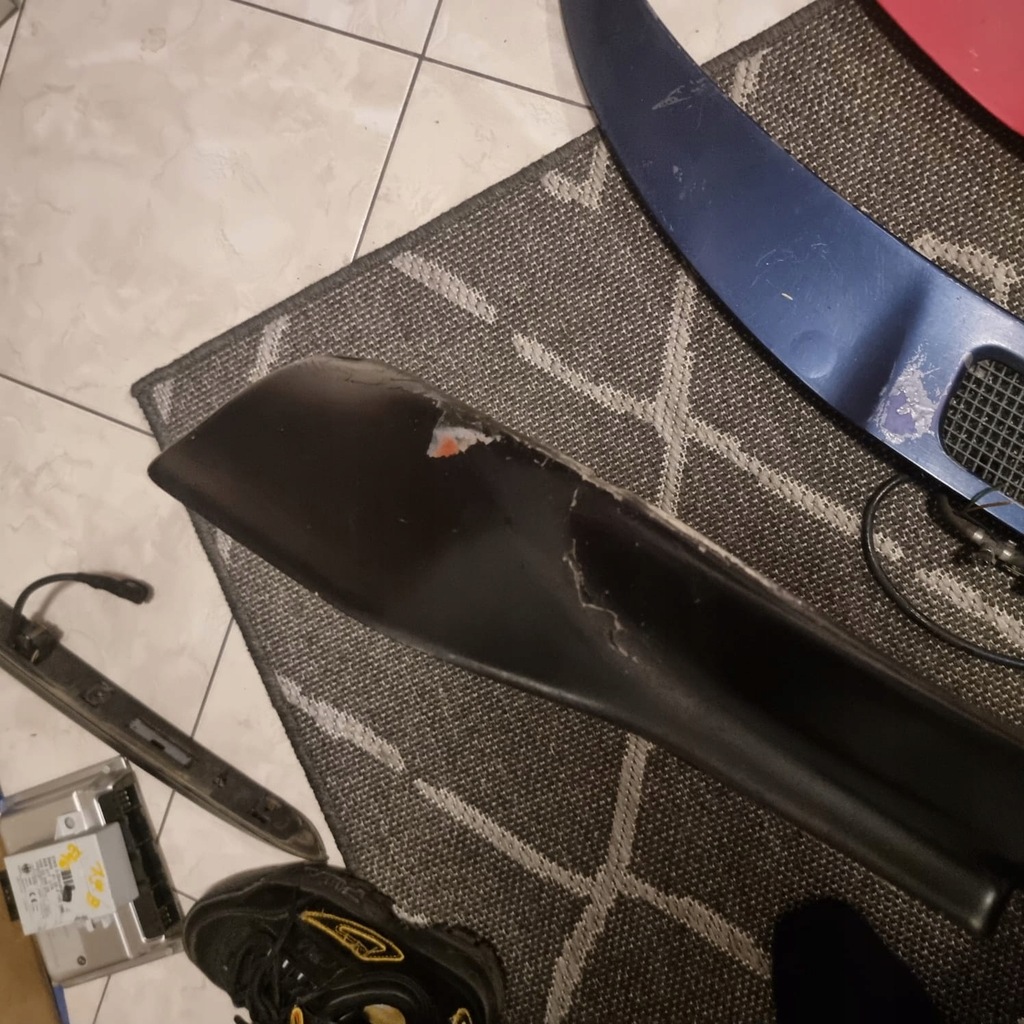 фото №15, Молдинг капот омывателя bmw 8 e31 850 840