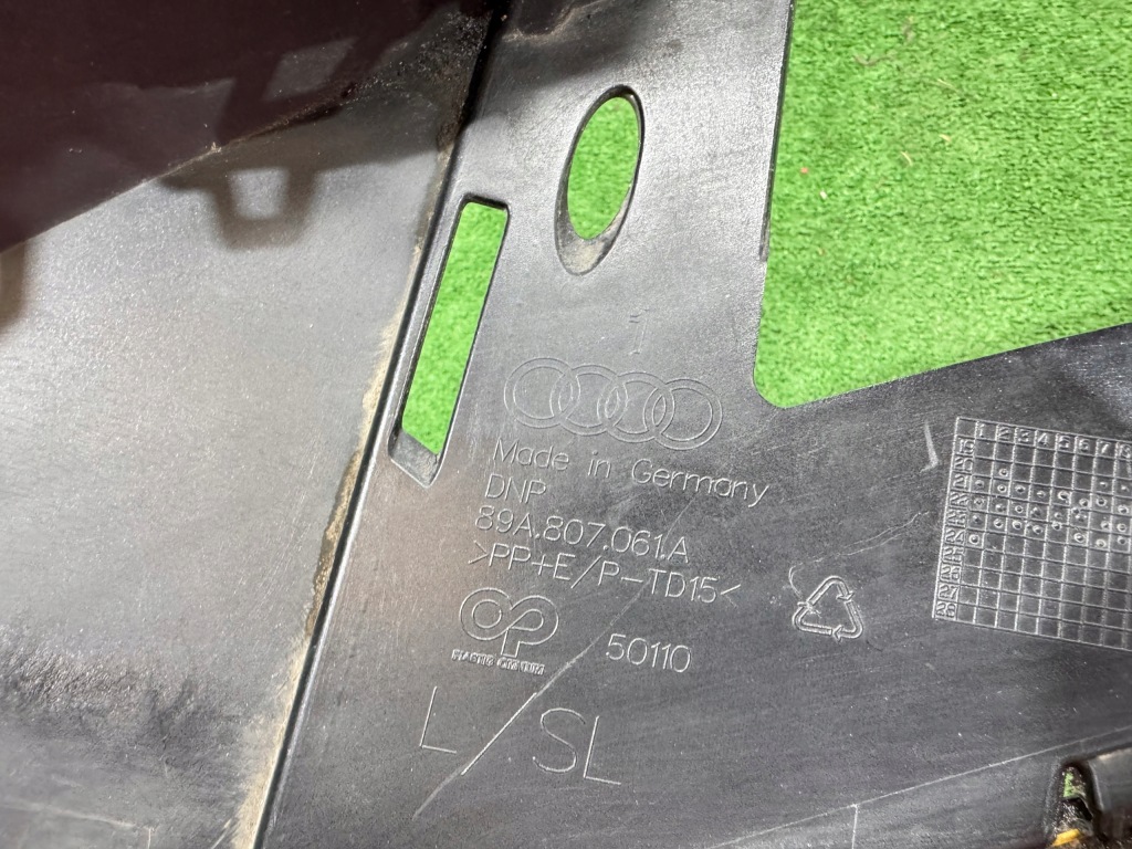 фото №13, Audi q4 e-tron e tron накладка спойлер бампера перед передній dół omładny!